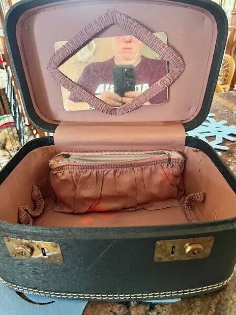 Muñecas Portable Suitcase Cabinet Armario de la maleta Armario de muñecas  Caja de muñeca plegable con riel de ropa y percha Vintage -  España