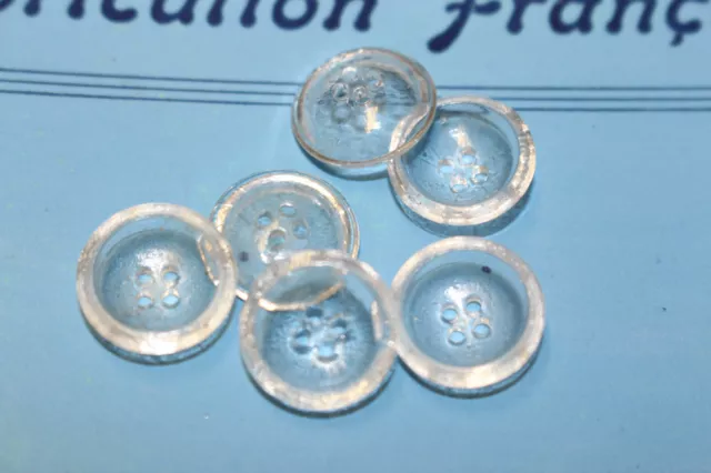 BOUTON   ANCIEN en verre creux  en forme de coupe  1,4 cm