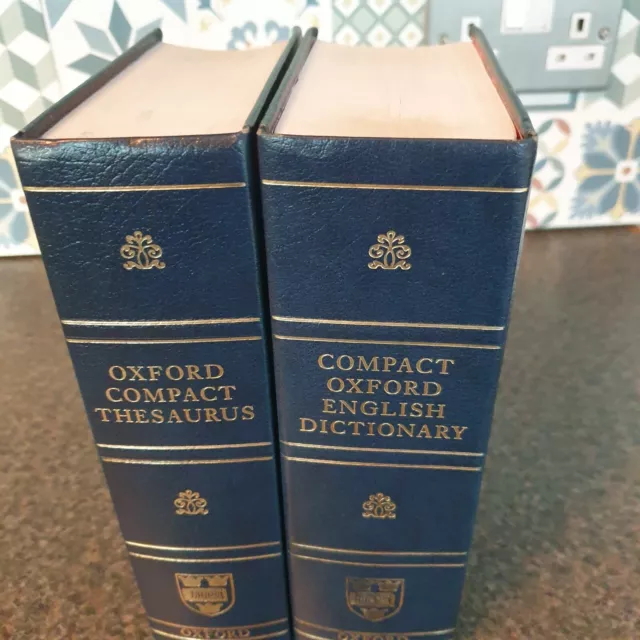 NEW COMPACT OXFORD ENGLISH DICTIONARY THESAURUS SET UNABRIDGED Catherine Soanes