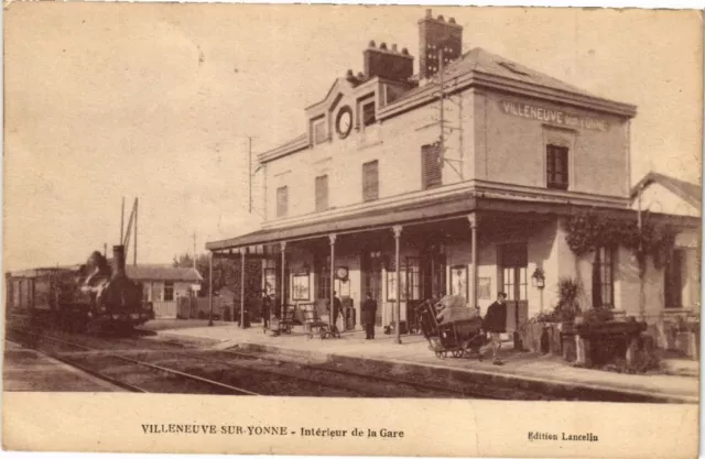 CPA AK VILLENEUVE-sur-YONNE - Int. de la Gare (211359)