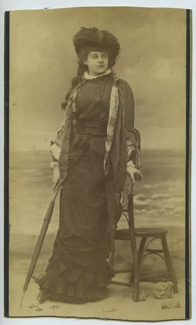 Carte Cabinet Ancienne - Photographie De Juliette Beaumaine, Opéra Des Variétés, 1875