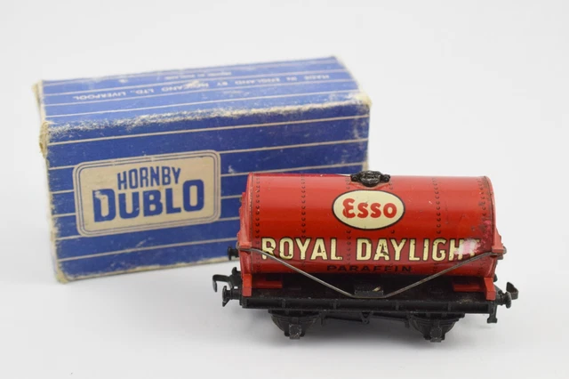 Hornby Dublo - 32070 Esso Royal Daylight Tank Wagon - 3 Rail OO Gauge - Boxed #A