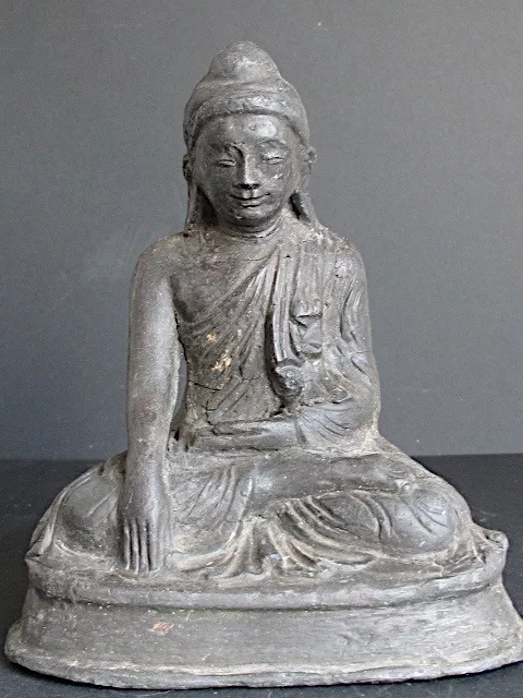 Antik Buddha aus Holz Und Lackiert Von Mandalay Birma