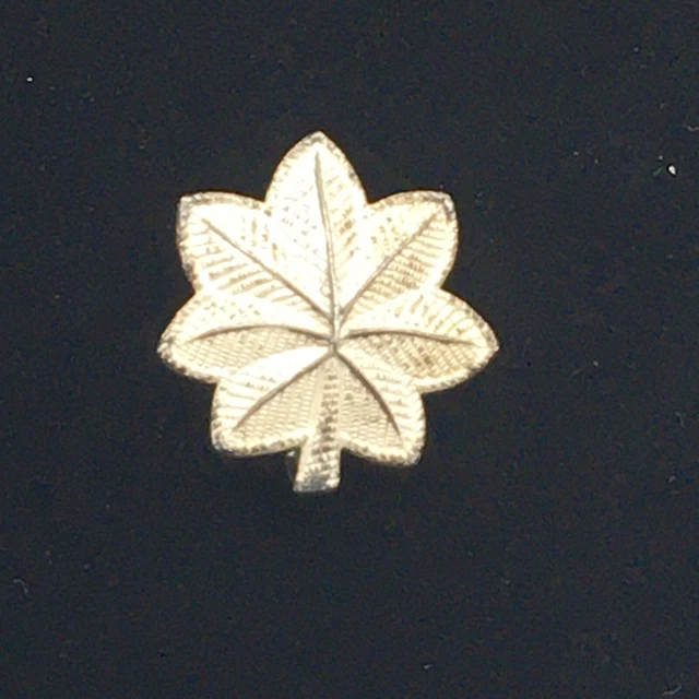 WORLD WAR II Lieutenant Colonel Silver Oak Leaf Lapel Pin 7g Vintage ...