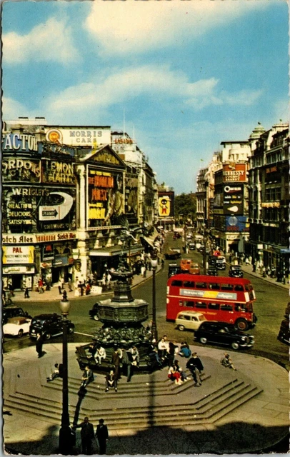PICCADILLY CIRCUS LONDON Antique Car Signs Main Street London Circus