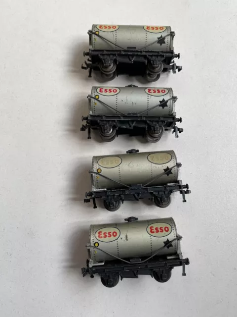 HORNBY DUBLO OO GAUGE - 4 x 32081 D1 PETROL TANK WAGON ESSO - 3 RAIL