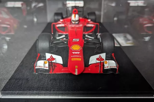 Ferrari SF15-T, S. Vettel, Malaysia GP 2015, Looksmart Modell 1:18 OVP