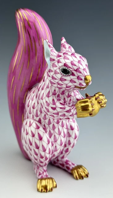 🦋 HEREND MINT Larger SQUIRREL Raspberry Fishnet Figurine