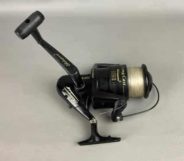 Shakespeare DSC 15 Closed Face Push Button Fishing Reel, Right Hand Reel.  USED