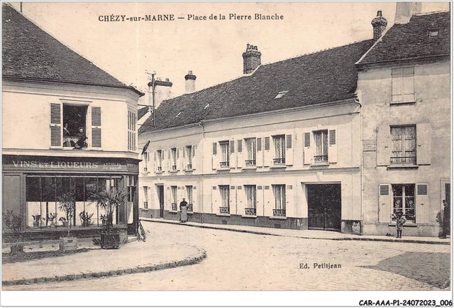 CAR-AAAP1-02-0004 - CHEZY-SUR-MARNE - Place de la pierre blanche - Com