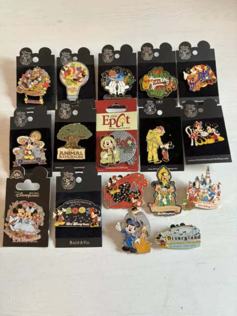 Disney, Disney World & Disney Parks Pin Bundle. Mickey, Minnie x17 Pins