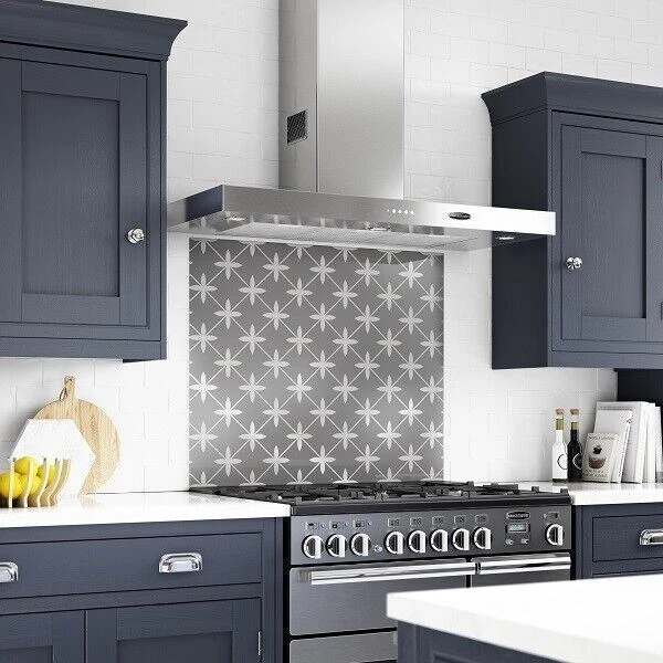 Panel posterior de cocina hojalata de vidrio Laura Ashley Splashback carbón