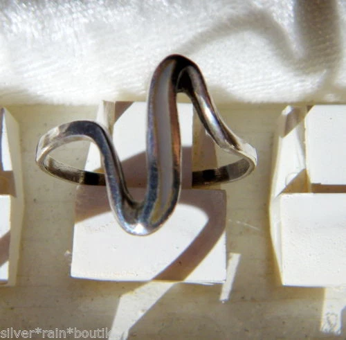 Bague Argentée Grand S Vague Zigzag - Taille 60 Unisexe Neuve Sans Emballage