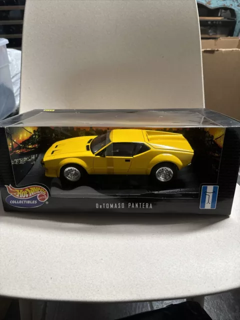 Yellow DeTOMASO PANTERA Hot Wheels Collectibles 1:18 Die-cast, 2000 Mattel, NOS