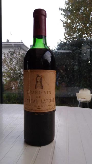 Chateau LATOUR millesime 1969 ( pour collection)