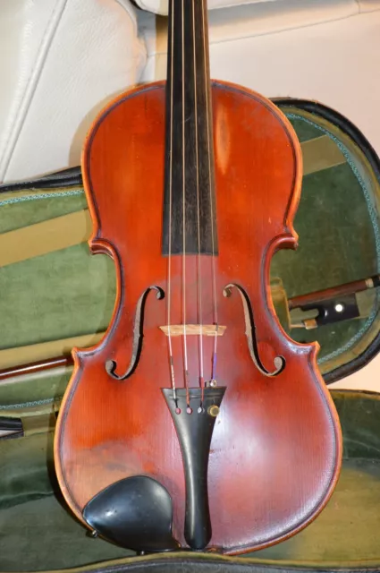 Beautiful French violin, VIDOUDEZ label inside dated 1943, with a bow and case 2