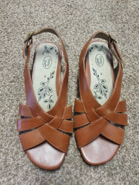 Ladies Size 6 Homy Ped Sandals Brown Leather Small Heel Worn Once.