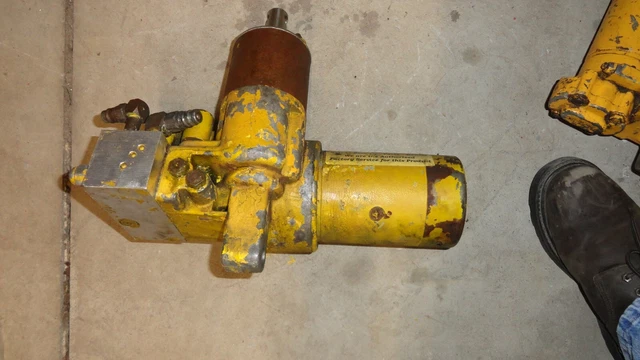 Meyer E-60  Snow Plow Pump  untested