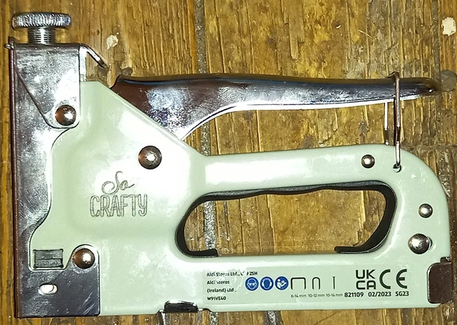 Nuovo con scatola ""so crafty"" attacco per cavi pistola in base inc. 1000 graffette tappezzeria & artigianato