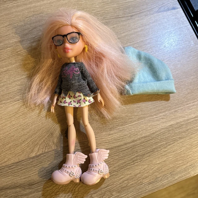 Bratz Chloe Doll Light Pink Hair Selfie Snaps MGA Entertainment 2015