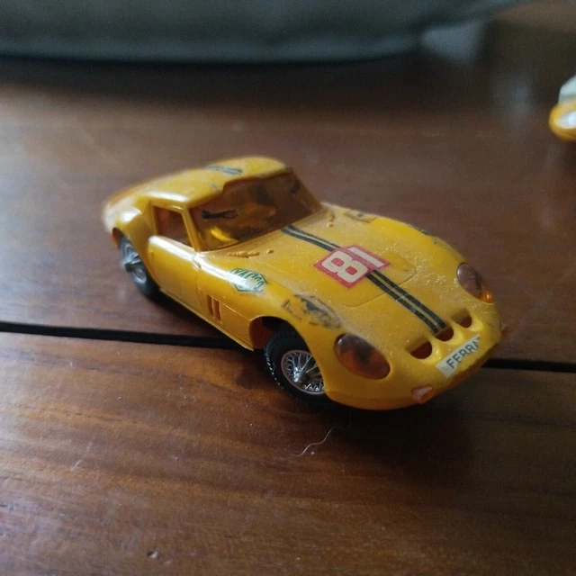 VOITURE DE CIRCUIT jouef ferrari GTO rouge EUR 28,00 - FR