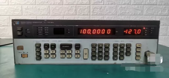 AGILENT / HP 8656A 100 kHz - 990MHz SIGNAL GENERATOR Used