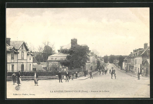CPA La Riviere-Thibouville, Avenue de la Gare
