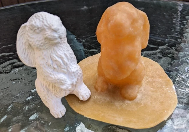 Molde De Goma De Un Conejito Encantador En Sus Patas Traseras