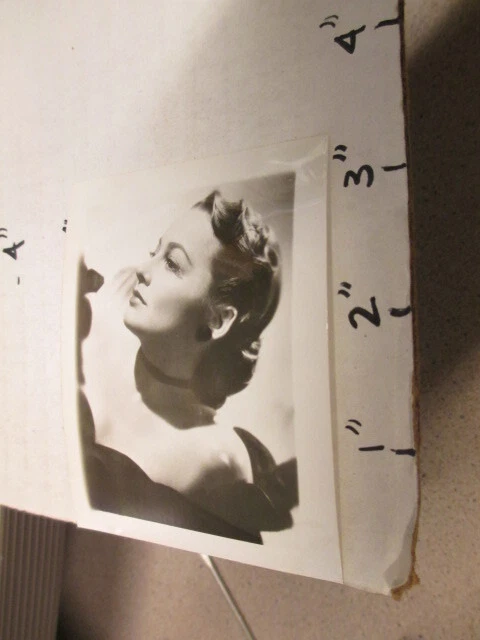 OLIVIA DE HAVILLAND strapless dress movie studio show promo fan photo #1 1940s