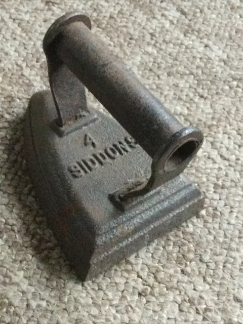 Antique Small Old Flat Forged Cast Clothes Iron Rusty Decor Detecting Find (B)
