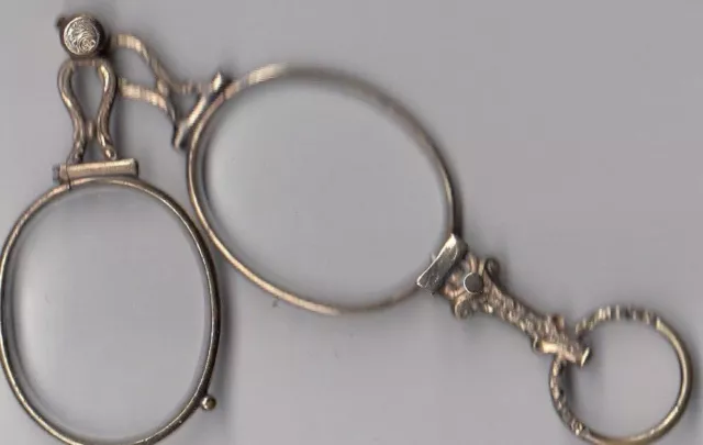 ANTIQUE VICTORIAN ORNATE Vintage FOLDING LORGNETTE OPERA SPECTACLES  early 60's