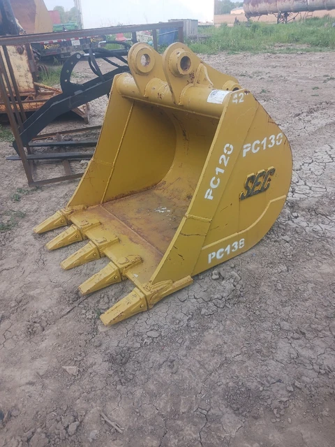 New 42" Komatsu PC 120 PC 130 PC138 Heavy Duty SEC Excavator Bucket