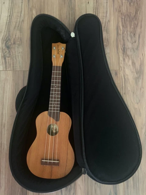 Vintage Kamaka Gold Label KOA WOOD, SOPRANO UKULELE w/case Vintage Kamaka Gold Label KOA WOOD, SOPRANO UKULELE w/case