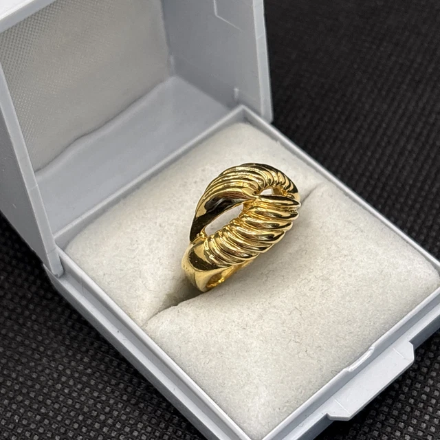 Bague chevalière en or jaune 18k 750/1000 sertie d'une importante