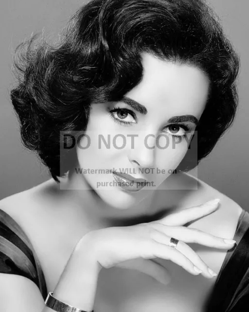 Elizabeth Taylor Legendary Actress - 8X10 Publicity Photo (Bb-911)