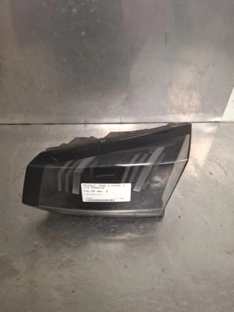 Feu Arrière Droit Intérieur Hayon PEUGEOT 5008 - Réf. Origine 9811027780 - Neuf Emballé
