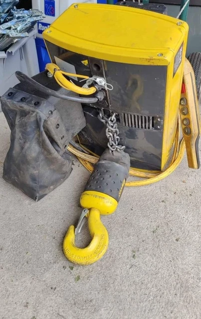 R&M 2 Ton Electric Chain Hoist Lift With Remote 230 V MOTOR R&M 2 Ton Electric Chain Hoist Lift With Remote 230 V MOTOR