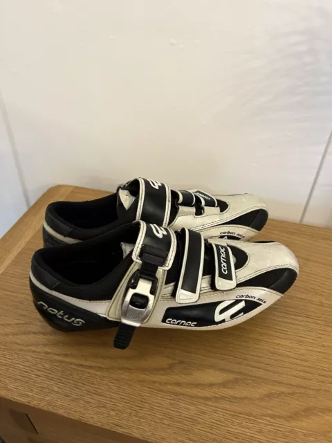 Carnac Notus suola in carbonio bianco nero scarpe da ciclismo 39 UK 6 tacchetti bici da strada