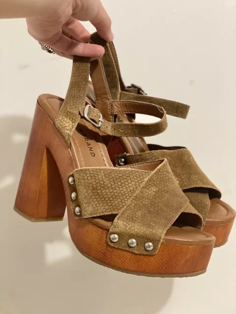 LUCKY BRAND 70s Look Studded Block Heel Sandal Suede Ankle Strap LK-MABAZ US 8.5