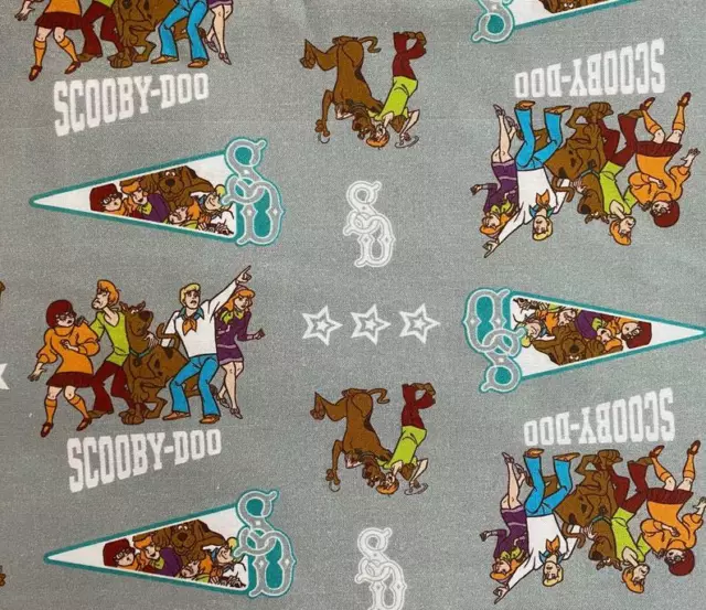 Fat Quarter Scooby Doo E Gang su Grigio Imbottitura Tessuto di Cotone