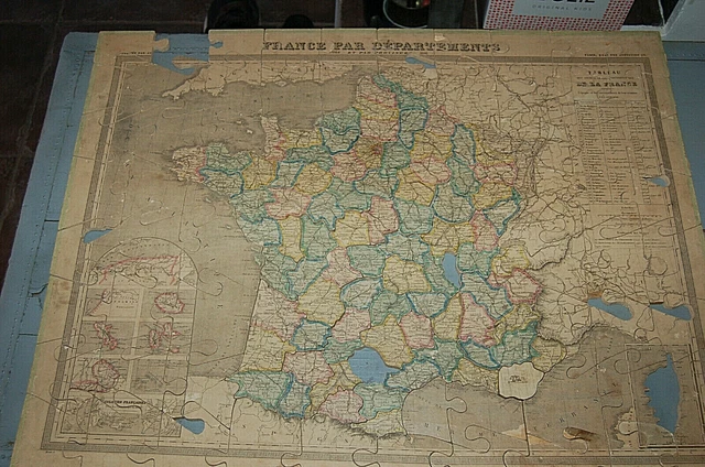 Ancien jeu Atlas Geographique puzzle en bois France et