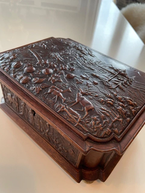 boîte à bijoux napoléon iii bois sculpté intérieur capitonné avec sa clef