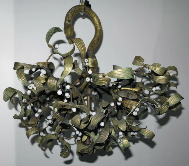 Lustre Gui Art Nouveau à 4 Ampoules en Bronze et Perles Opaline H : 40 D : 46 cm