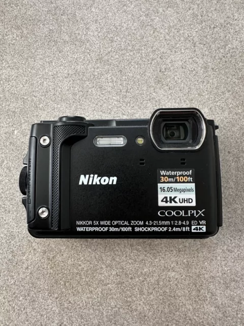 Nikon Coolpix W300 Schwarz / Wasserdichte Digitalkamera / Defekt 2
