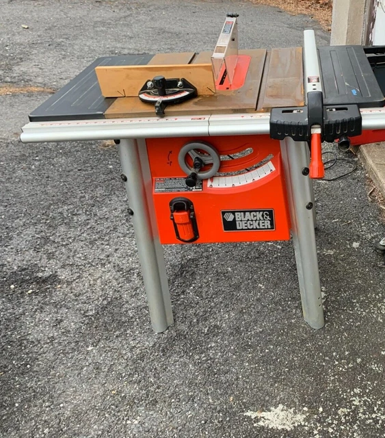 Black & Decker  BT2500 Vintage Table Saw 10"  15 Amp 4800 Rpm Great