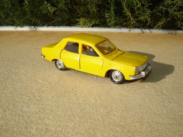 Miniature Norev 1/43 – Renault R12 Rouge – Série Les Miniatures (Bon état)