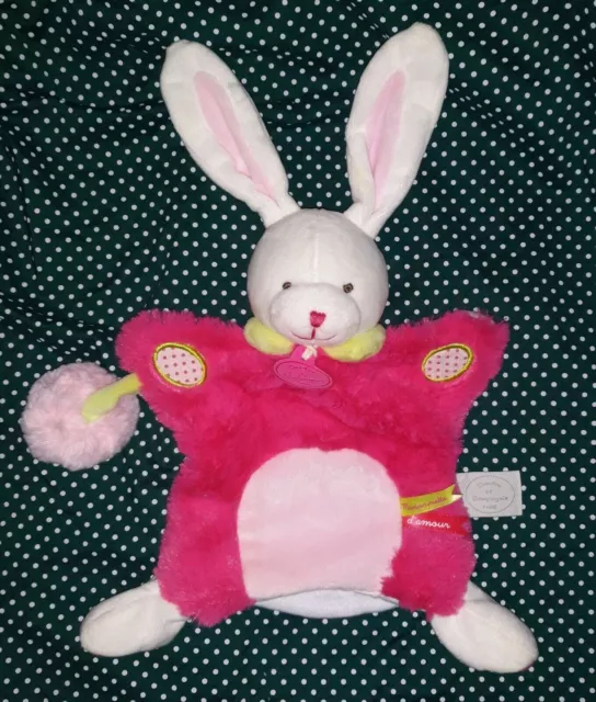 MAI23 DOUDOU ET COMPAGNIE LAPIN MARIONNETTE LOVELY FRAISE POMPON ROSE état neuf