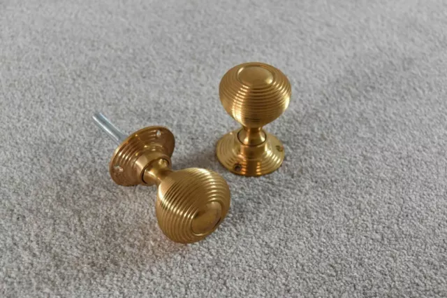 A Pair Of Lovely Solid Brass Victorian Style Beehive Door Knobs A1