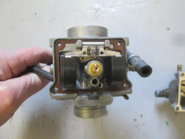 1986 - 1990 Rz350 Right Carburetor 2 ,  1Ua-14102-00-00 Good Condition