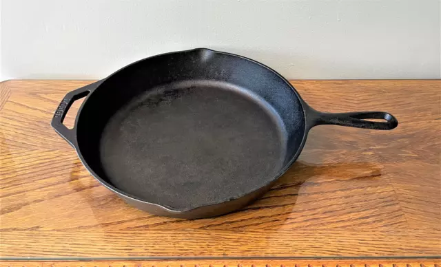 LODGE Cast Iron 12 inch Skillet/Frying Pan-Features 2 pour spouts and 2 handles